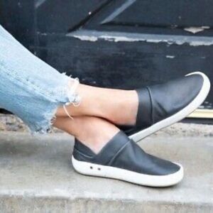 Anthropologie  Beek  Jay Black Leather Slip On Slide Shoes Sz 10